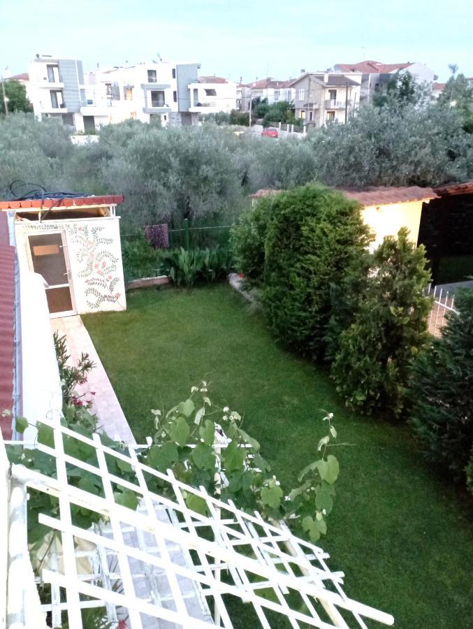 Райский Уголок Nea Moudania Exterior photo